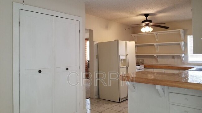 Foto del edificio - 3507 E 19th St