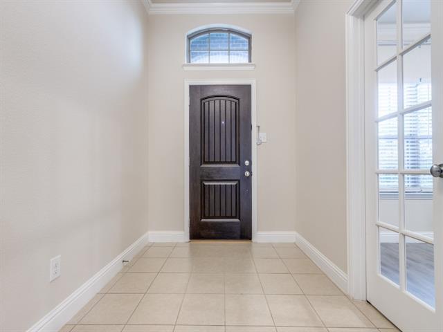 Foto del edificio - 710 Teakwood Dr