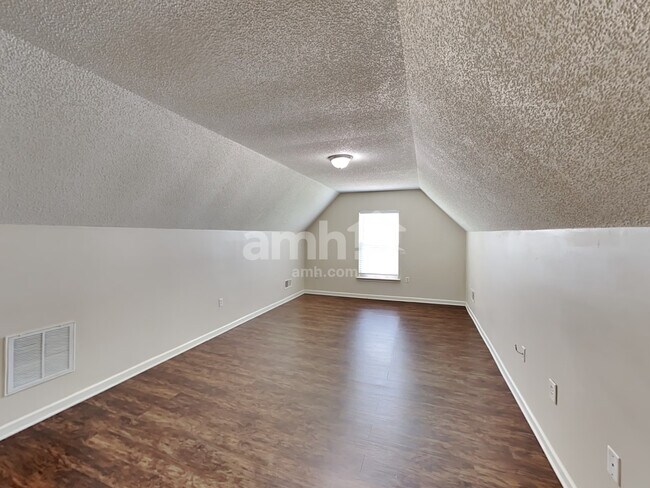 Building Photo - 6829 Ayrshire Glen Place