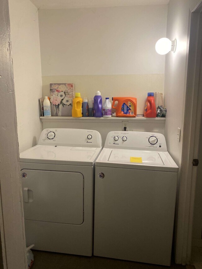 Foto del edificio - 616 1st Ave