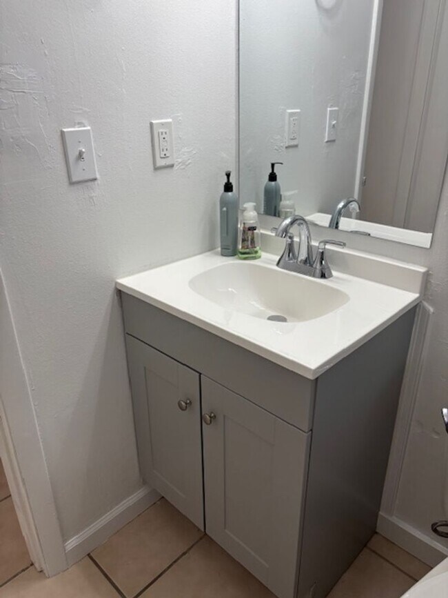 Foto del edificio - Recently Renovated 2BR/1BA Near FSU, FAMU & TSC – Only $950/Month!