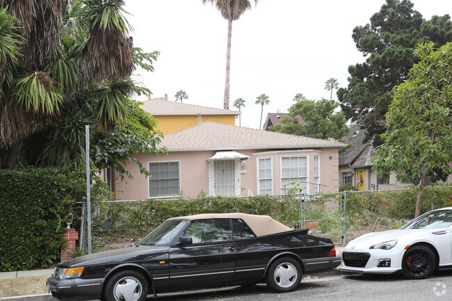 Building Photo - 921 7th St