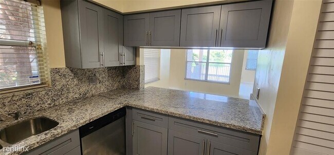 Foto del edificio - 3 br, 2.5 bath House - 3239 NW 44th St Apt 2