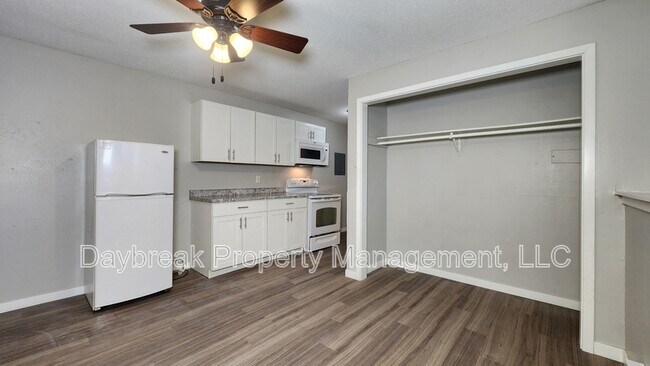Foto del edificio - 717 30th St N
