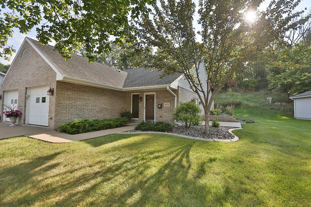 623 Duggan Dr, Dubuque, IA 52003 Townhome Rentals in Dubuque IA