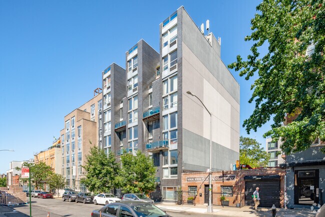 Foto del edificio - 105 Grand Ave