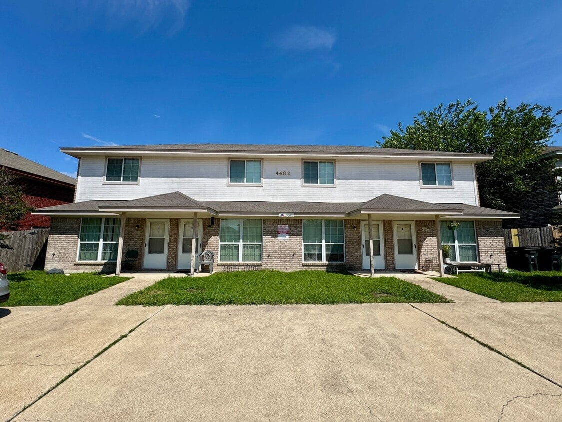 Primary Photo - 4402 Jeff Scott Dr