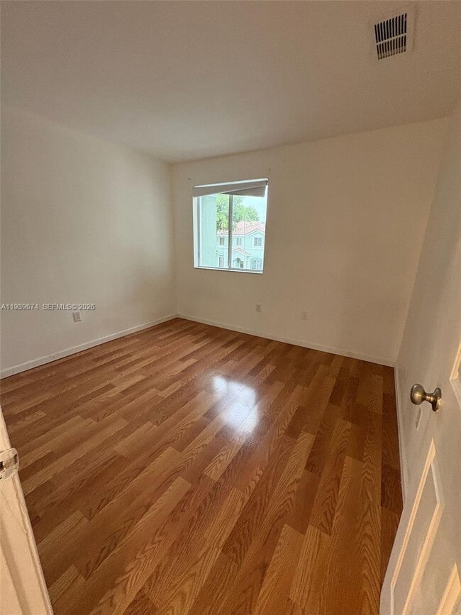 Building Photo - 2615 SE 14th Ave