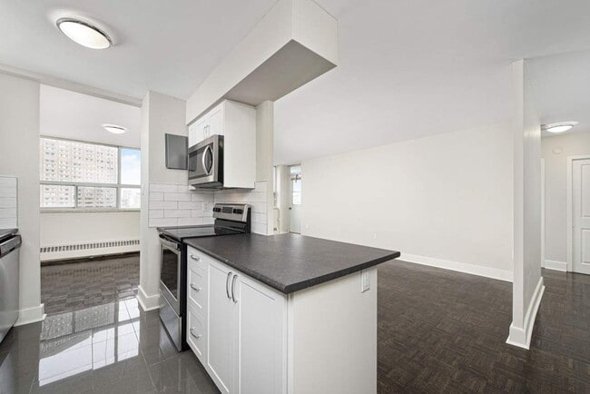 Thorncliffe Park Drive Rentals Promo - 71 Thorncliffe Park Dr