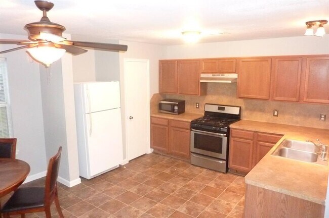 Foto del edificio - 2635 Skyview Grove Ct