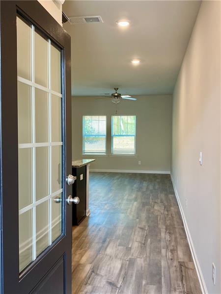 Building Photo - 1401 Vayda Ct