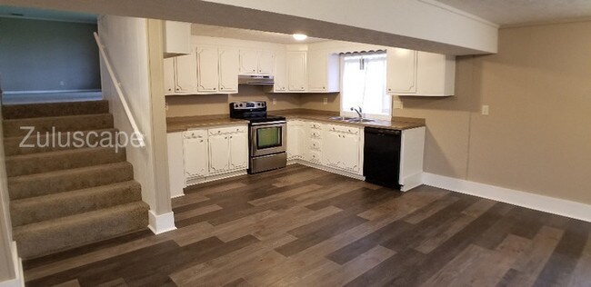 Building Photo - Completely Rehabbed 4 Bedroom Home in Muncie