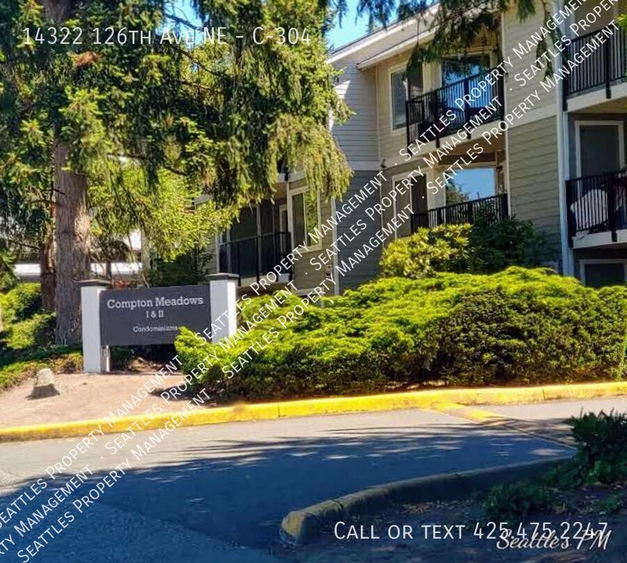 Primary Photo - Top Floor 2 Bedroom Condo- with Vaulted Ce...