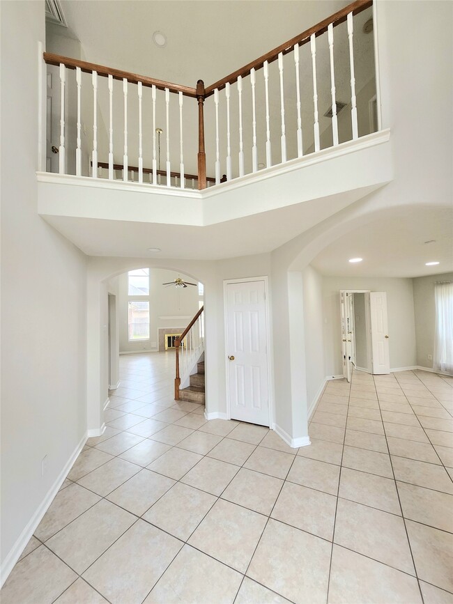 Building Photo - 14335 Berrington Dr