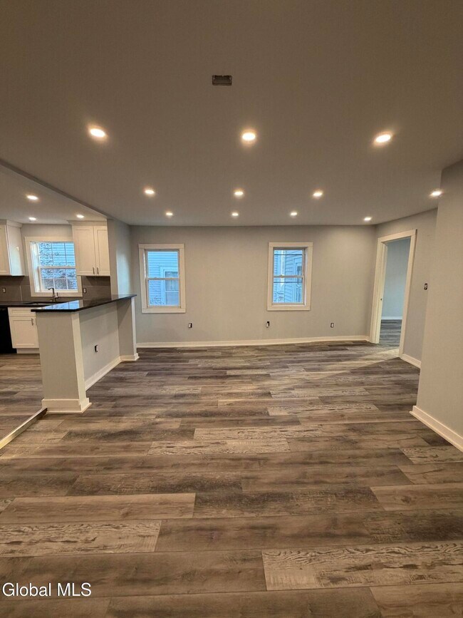 Foto del edificio - 1804 3rd Ave