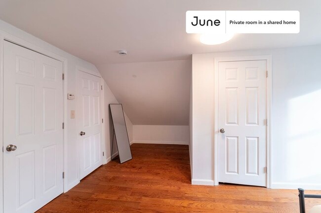 Building Photo - Room in Shared 4 bed/4 bath home in East Cambridge