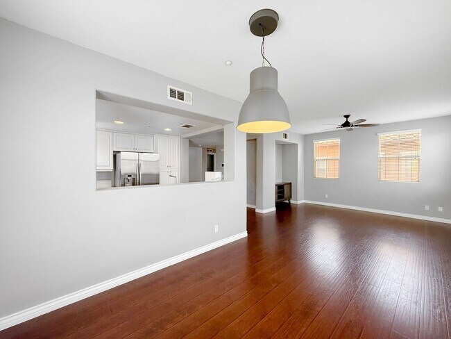Foto del edificio - Charming 2BR/2BA Home with Attached Garage...
