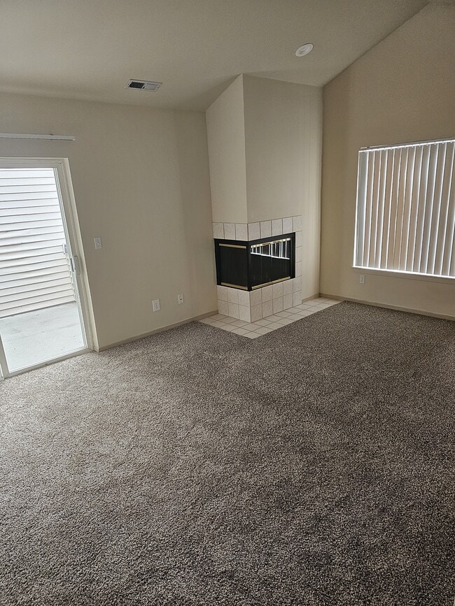 Interior Photo - Richland Court