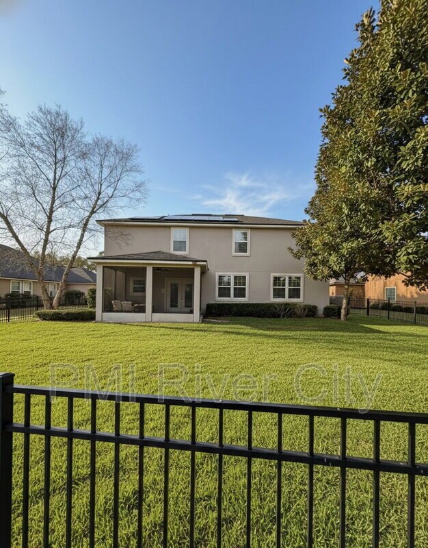 Building Photo - 2099 Club Lake Dr