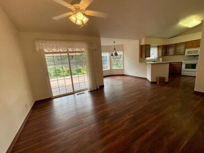 Foto del edificio - Beautiful 3 Bedroom House