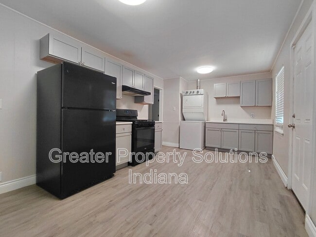 Building Photo - 7974 White Oak Ave