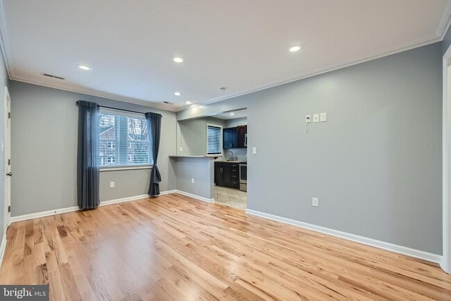 Building Photo - 1111 Meridene Dr