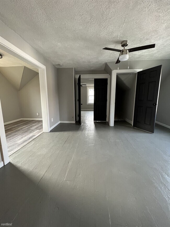 Foto del edificio - 2 br, 1 bath Duplex - 1309 Buhrer Avenue U...