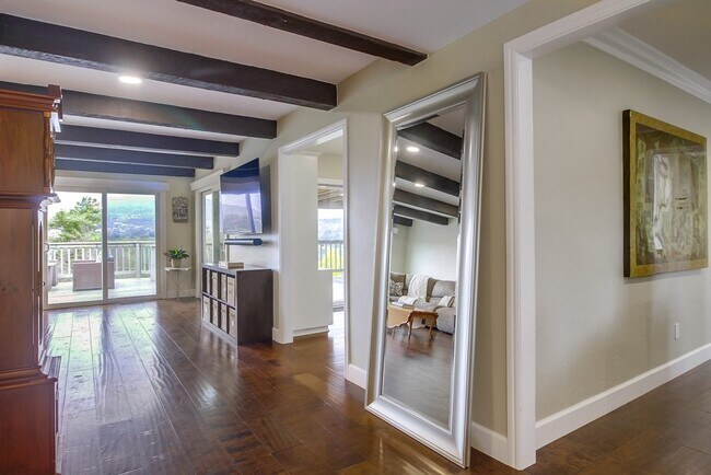 Building Photo - 1052 Ranchito Vis