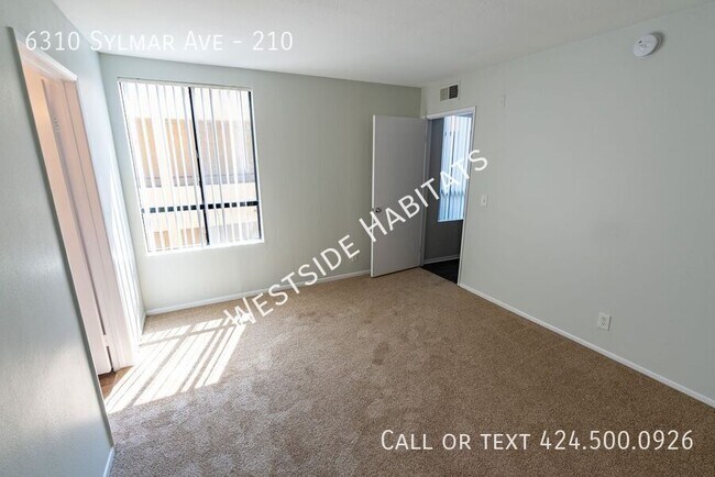 Foto del edificio - 6310 Sylmar Ave