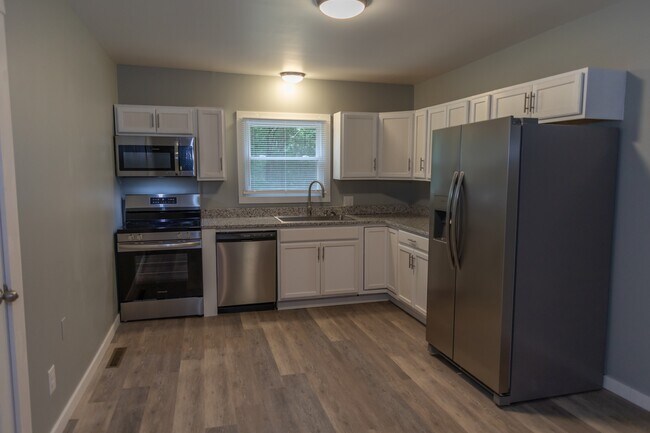 Building Photo - 2079 23rd St Dr SE