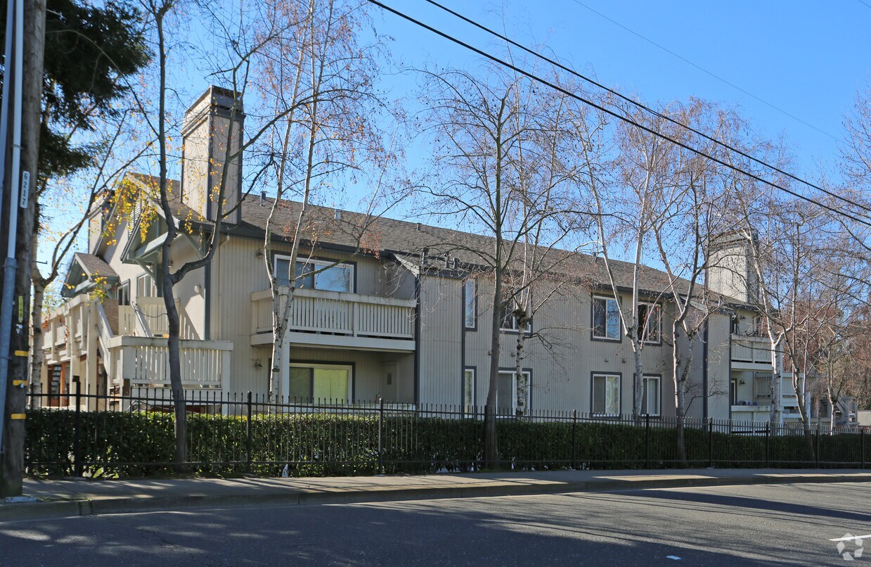 Building Photo - Meadowood