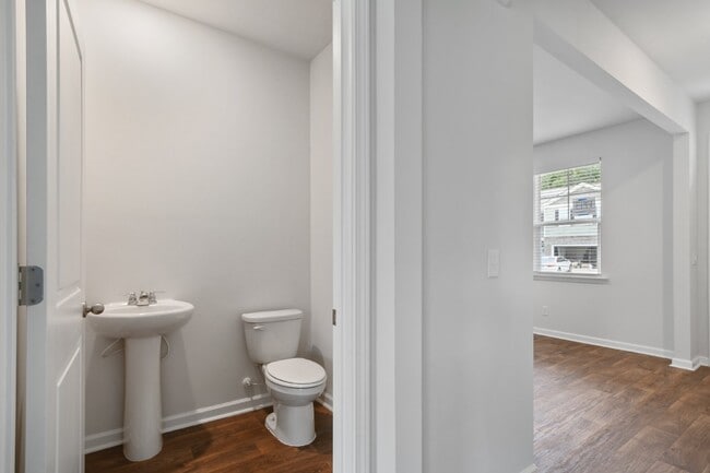 Building Photo - Charming 4 Bed Rental Home Located in Cypress Ridge!