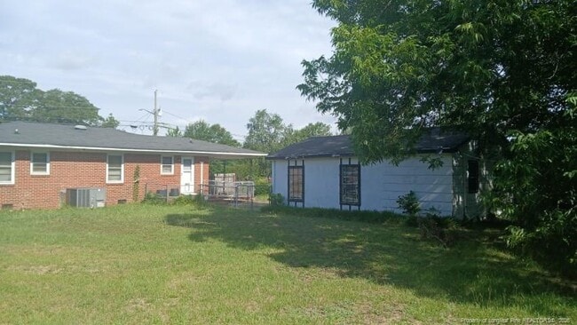 Building Photo - 1115 Poplar Dr