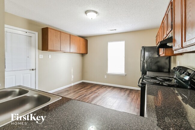 Foto del edificio - 4458 Willow Springs Cove