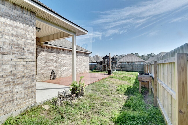 Building Photo - 861 Reunion Pl Cir