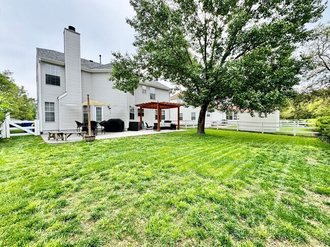 Building Photo - First-Time Rental in Castleton Ready 06-15...