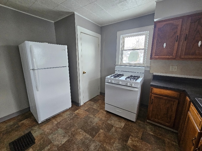 Building Photo - 3409 Holton Ave