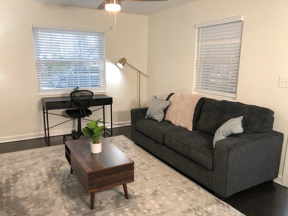 Foto principal - 820 23rd Ave N