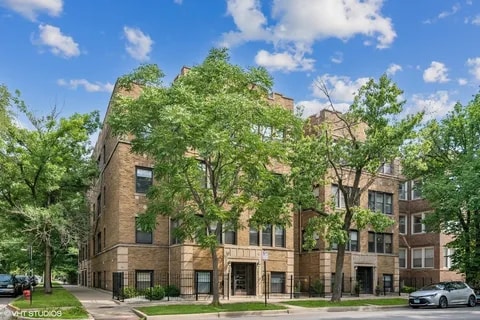 Building Photo - 1456 W Addison St