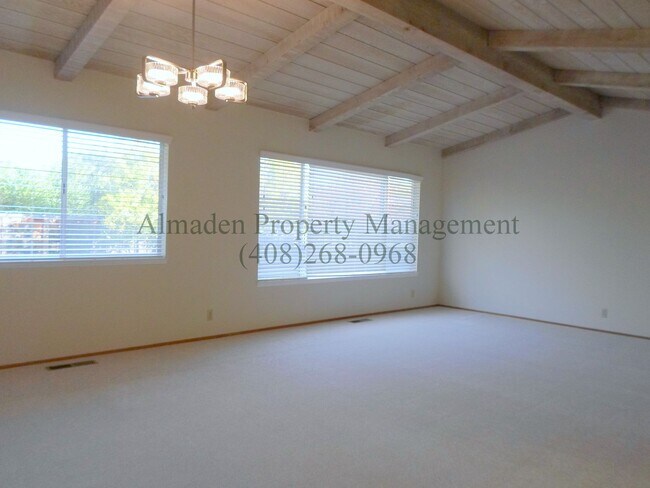 Foto del edificio - Spacious Home in Almaden Valley w/ Central...