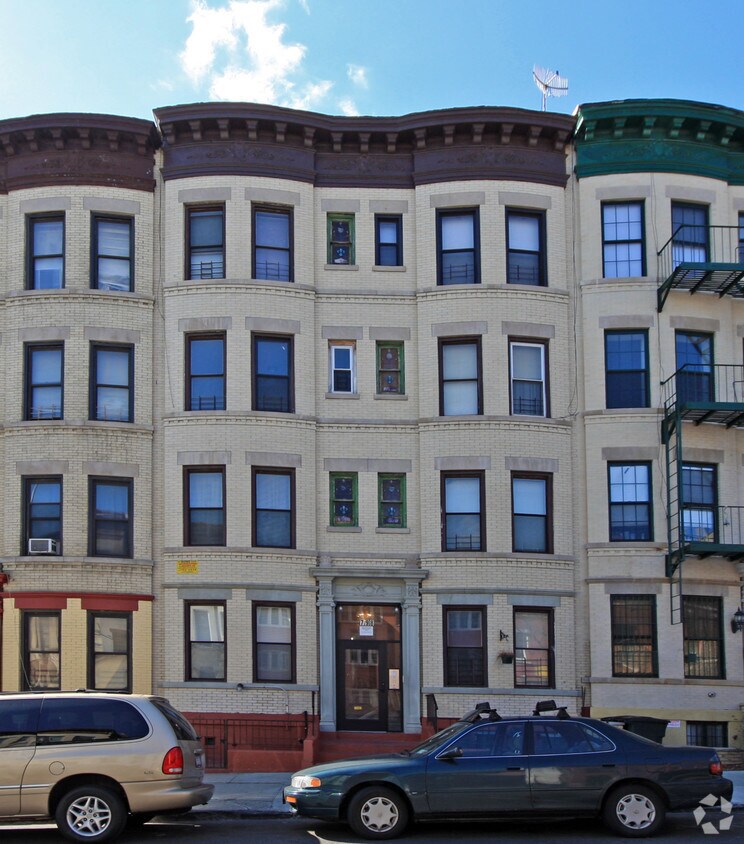 Primary Photo - 798 St Johns Pl