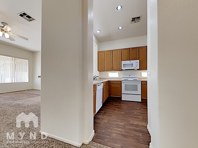 Foto del edificio - 5417 W Angela Dr