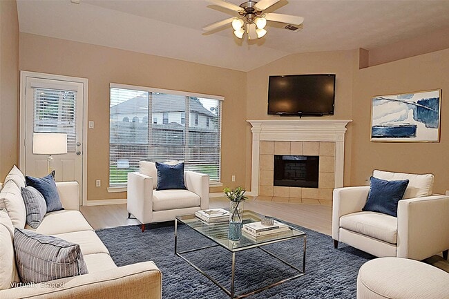 Foto del edificio - 19222 Aquatic Dr