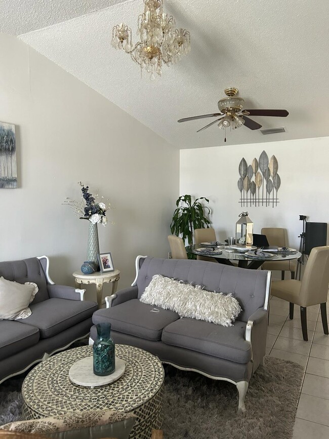 Building Photo - 8082 Parrot Dr