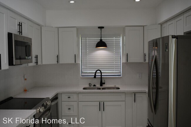 Building Photo - 3 br, 2 bath House - 95 NE 96 St
