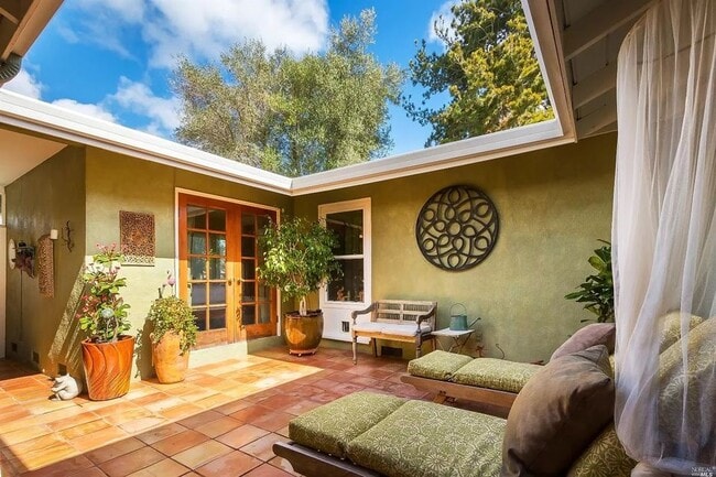 Open air atrium - 930 Bel Marin Keys Blvd