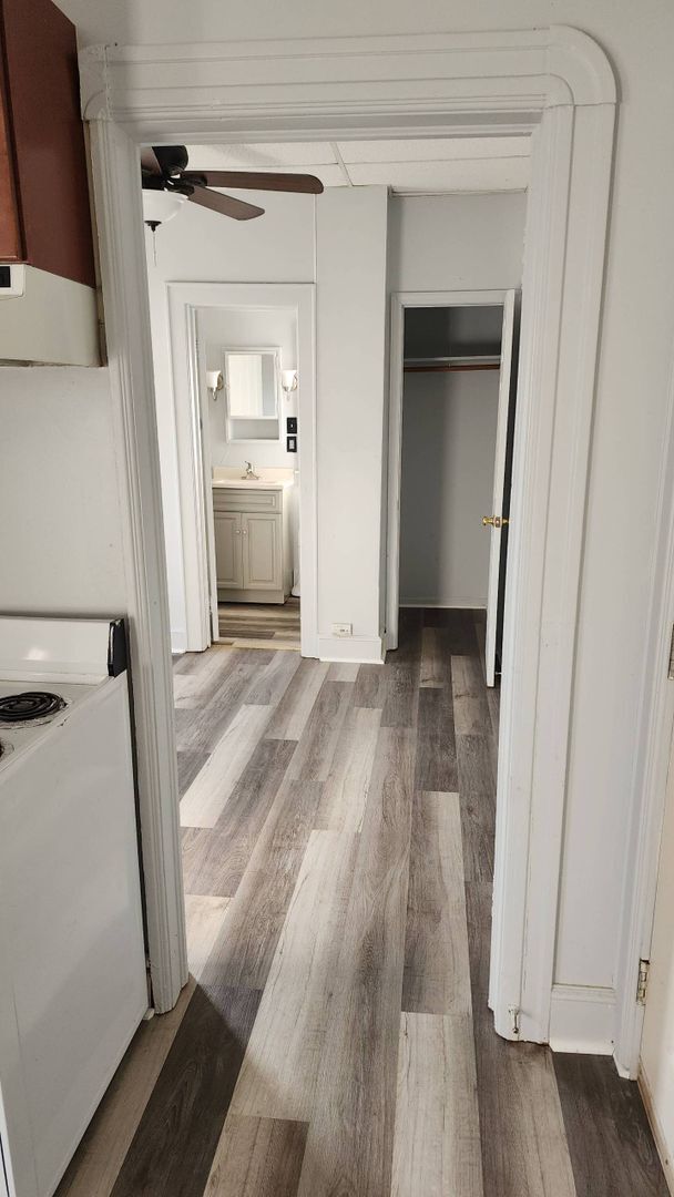 Building Photo - Recently redone 1br in the heart of Schenectady