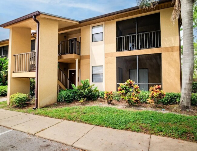 Foto del edificio - 10155 Sailwinds Blvd S