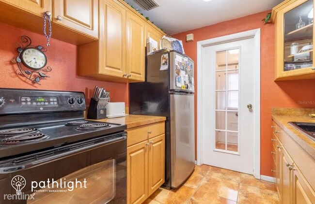 Foto del edificio - 2 br, 2 bath House - 9647 Bayside Court UNIT