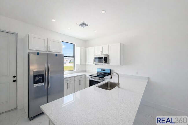 Foto del edificio - 936/938 HOMESTEAD RD S